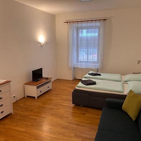 Apartments Karlin Praha Bagian luar foto