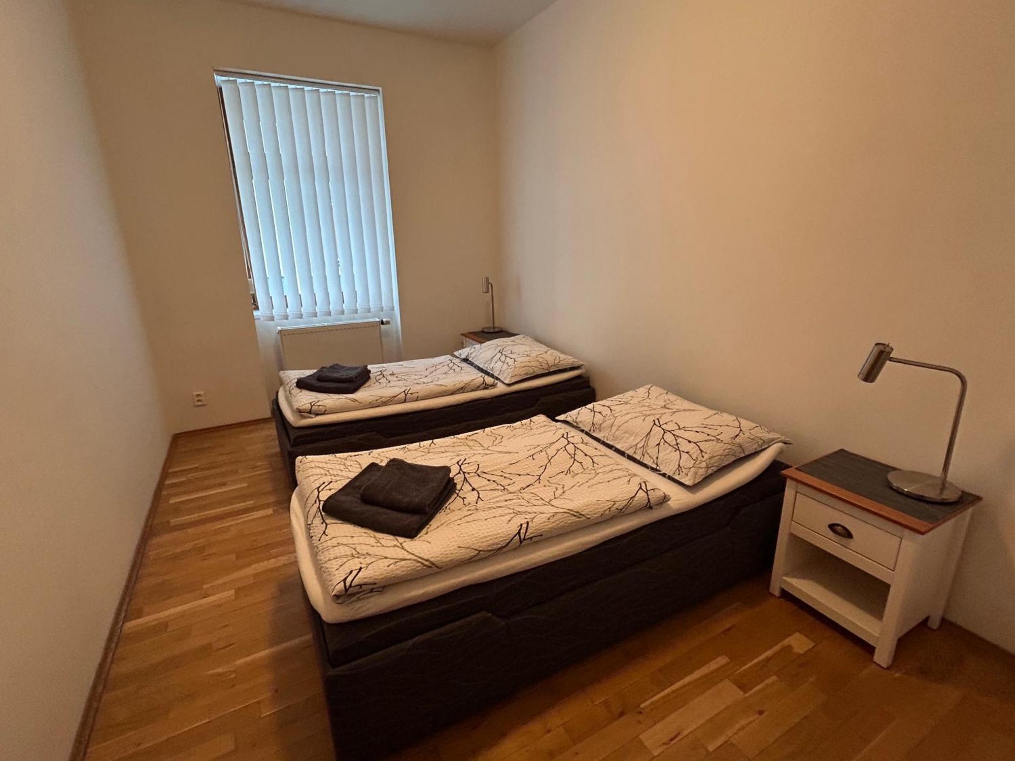 Apartments Karlin Praha Bagian luar foto